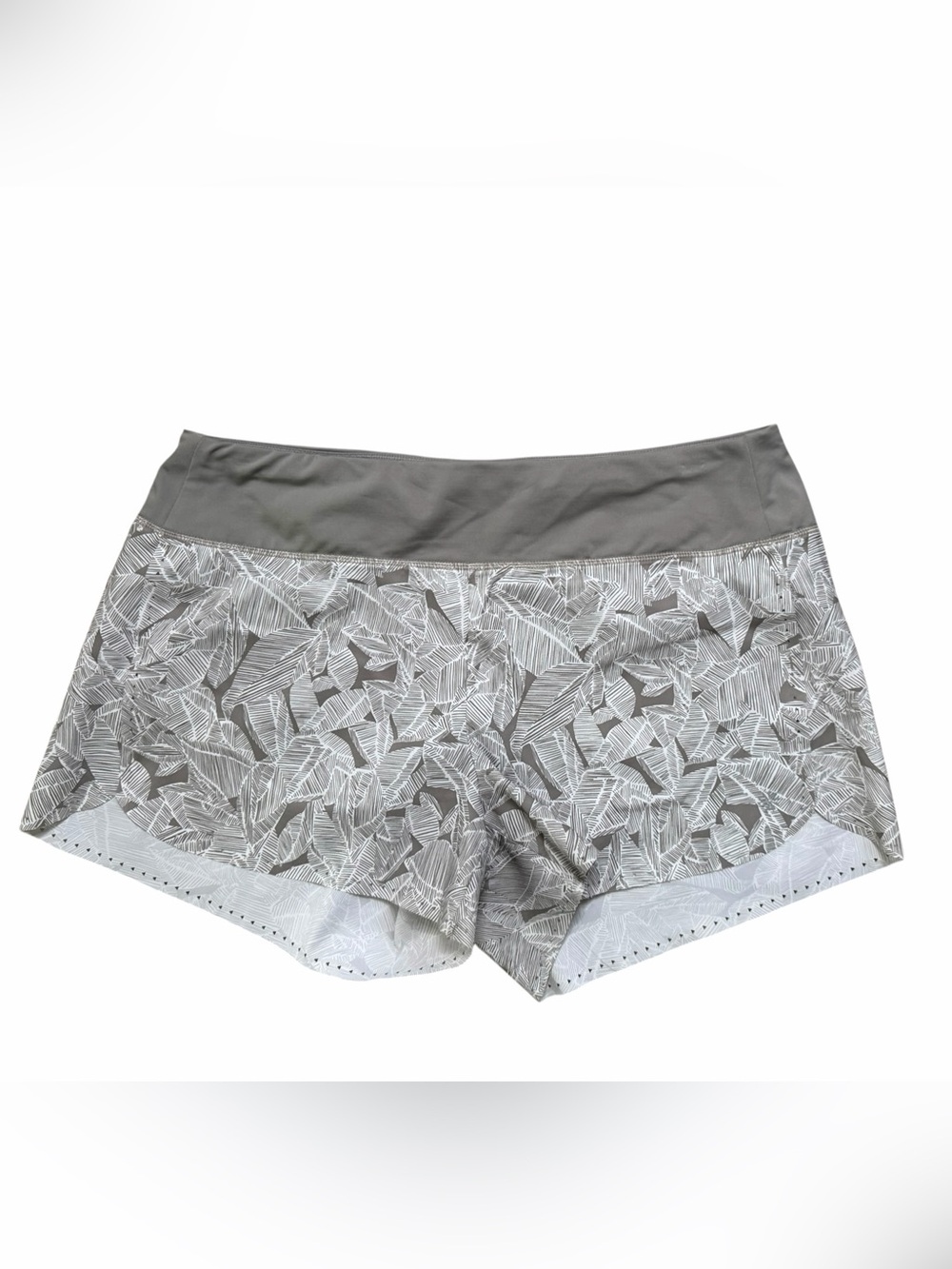 Athleta Laser Run Shorts 3.5” Size Large Gray Pull On Lughtweight Activewear